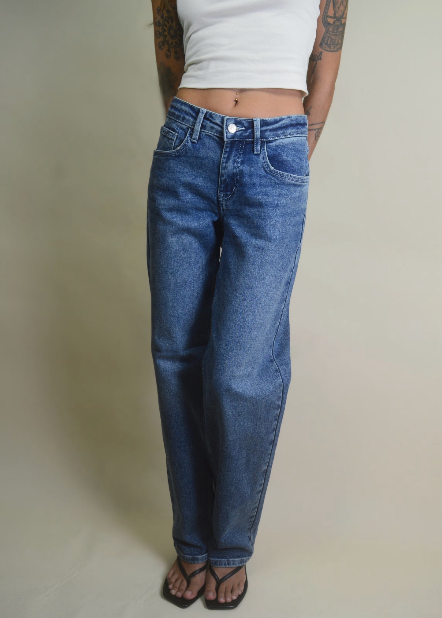 00’s Low Rise Straight Leg Jeans