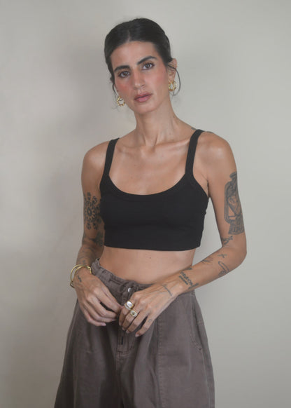 The Basic Ribbed Cropped Top             Black|White