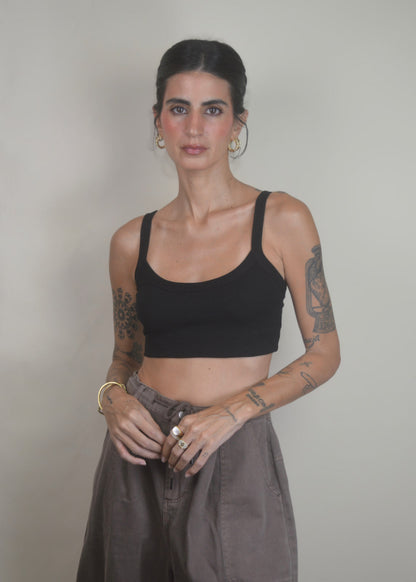 The Basic Ribbed Cropped Top             Black|White