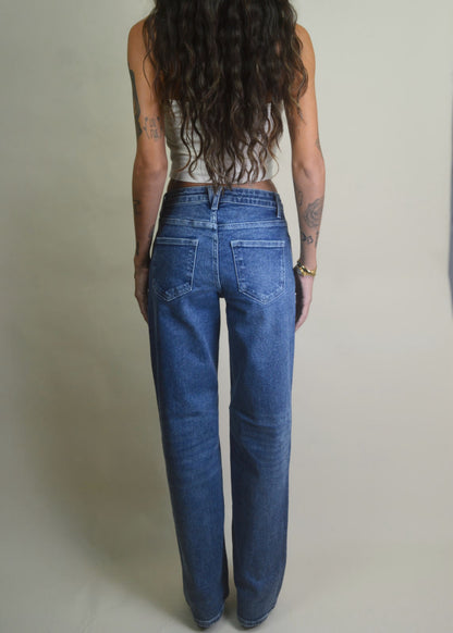 00’s Low Rise Straight Leg Jeans