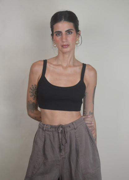 The Basic Ribbed Cropped Top             Black|White